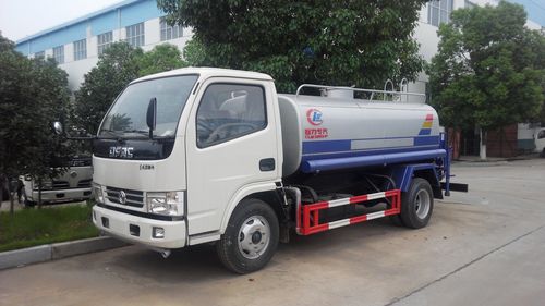 锡林郭勒市绿化洒水车 环卫洒水车多少钱?